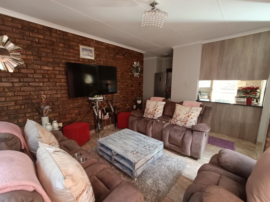 3 Bedroom Property for Sale in Heuwelsig Free State